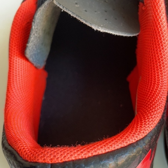 Under Armour Running Shoes Youth - Picture 11 of 13